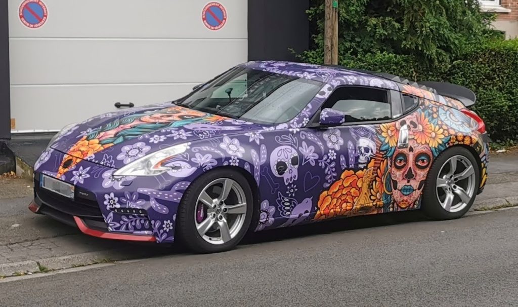 covering nissan 370z